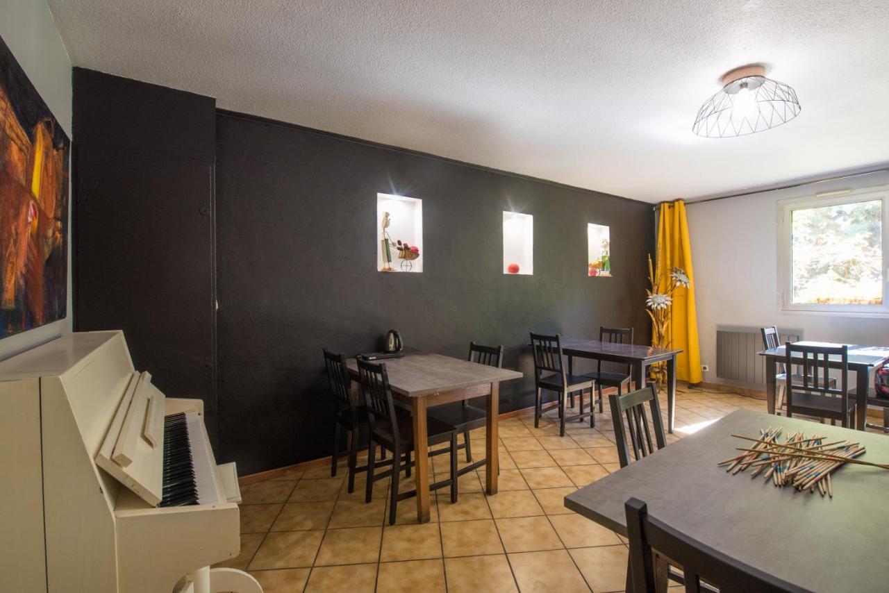 Logis Hotel Le Lac Embrun Bagian luar foto