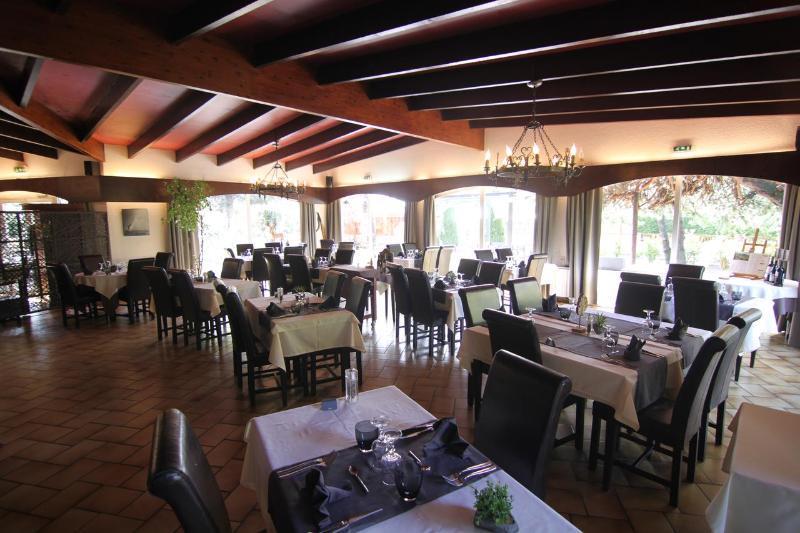 Logis Hotel Le Lac Embrun Bagian luar foto